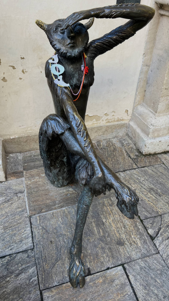 Faun mit Weitblick with soft jewelry JOY in all its glory